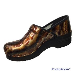 Dansko 38 Clogs Professional  Leather Brown Gold Alligator